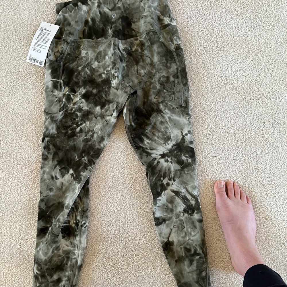 LULULEMON ALIGN WITH POCKETS 25”